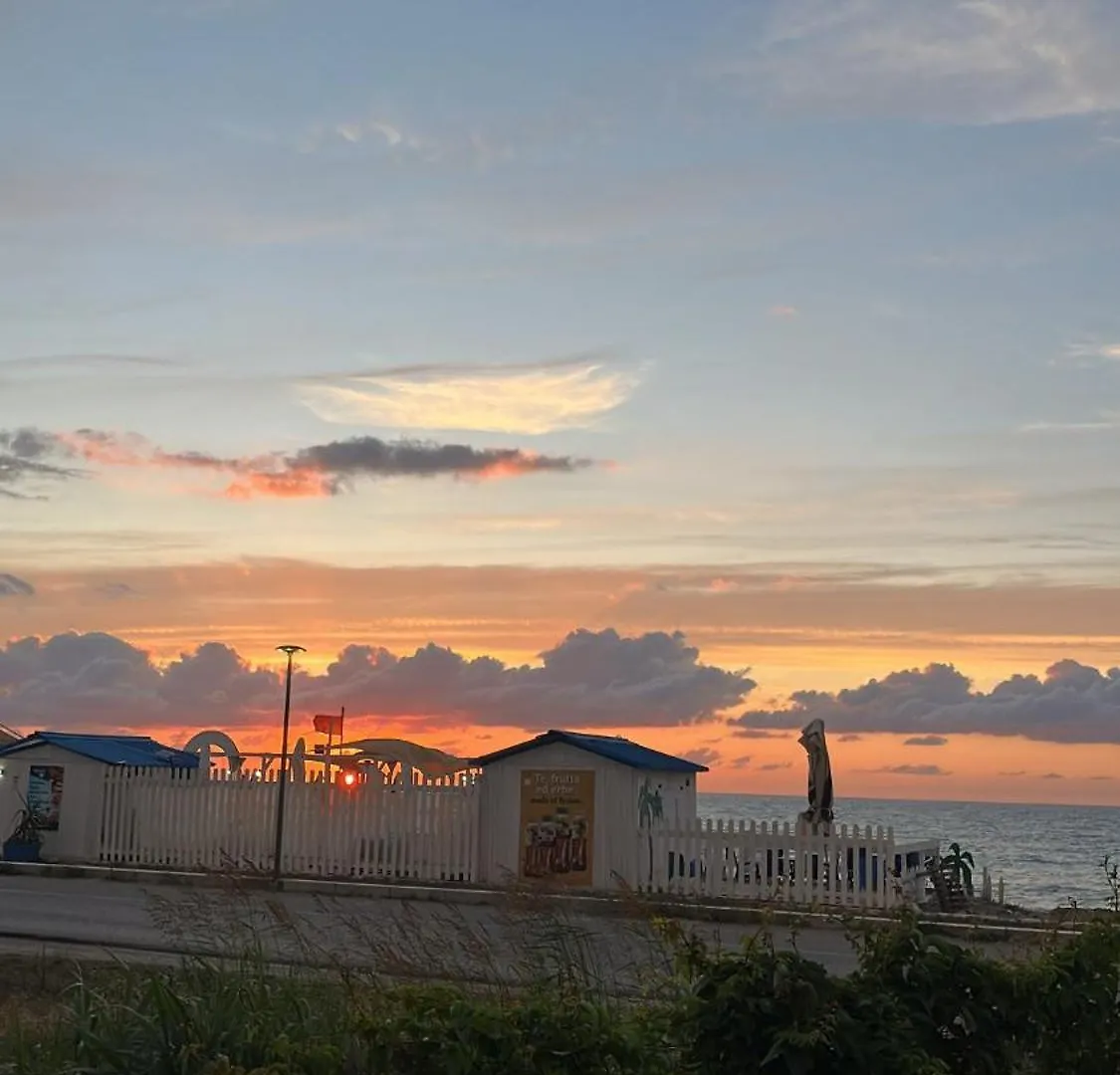 La Villetta Del Sole Sul Mare Campofelice Di Roccella 0*,  Italy