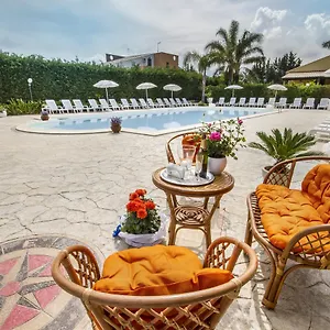Vacanze Paradise Vicino Cefalu Piscina Aperta Campofelice Di Roccella